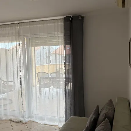 Mirela 2 Novi Vinodolski